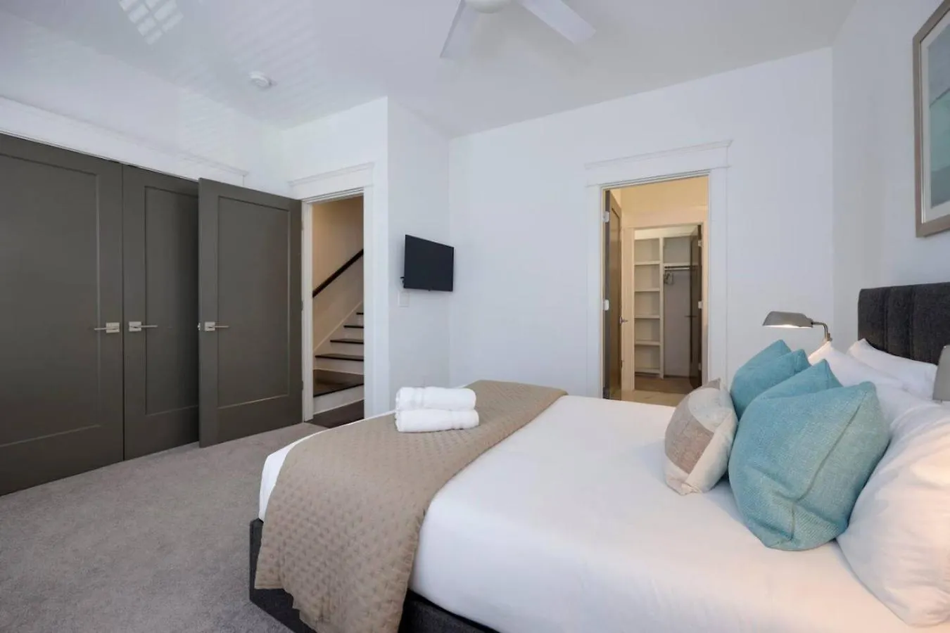 Ten Minutes To Broadway Spacious Townhouse Nashville Holiday home