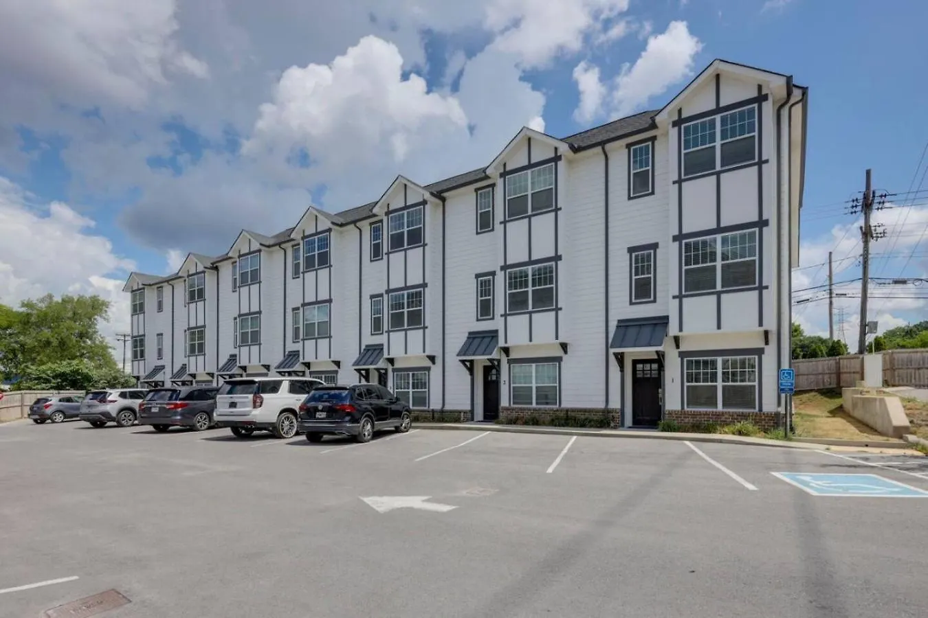 Ten Minutes To Broadway Spacious Townhouse Nashville Holiday home