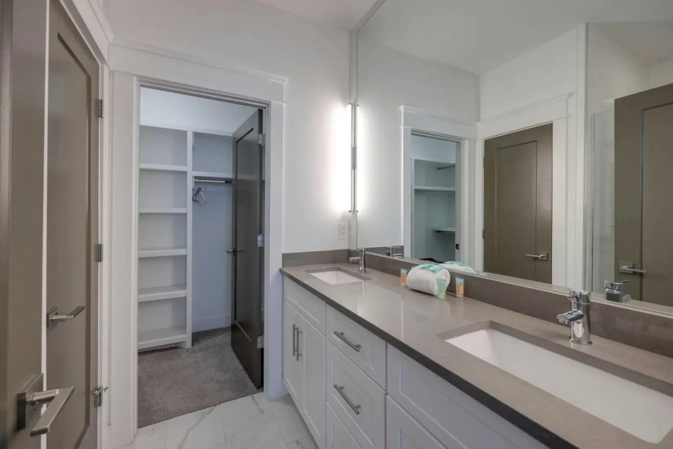 Ten Minutes To Broadway Spacious Townhouse Nashville