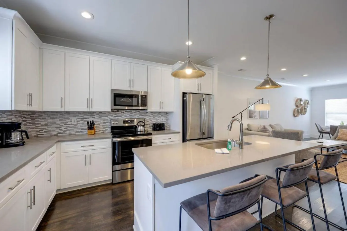 Ten Minutes To Broadway Spacious Townhouse Nashville